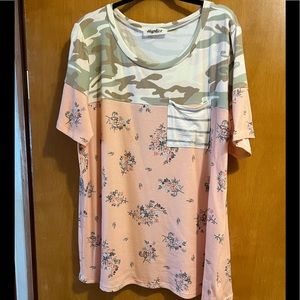 NWOT Haptics SS top, camo top w/flower bouquets on bottom. 2XL.